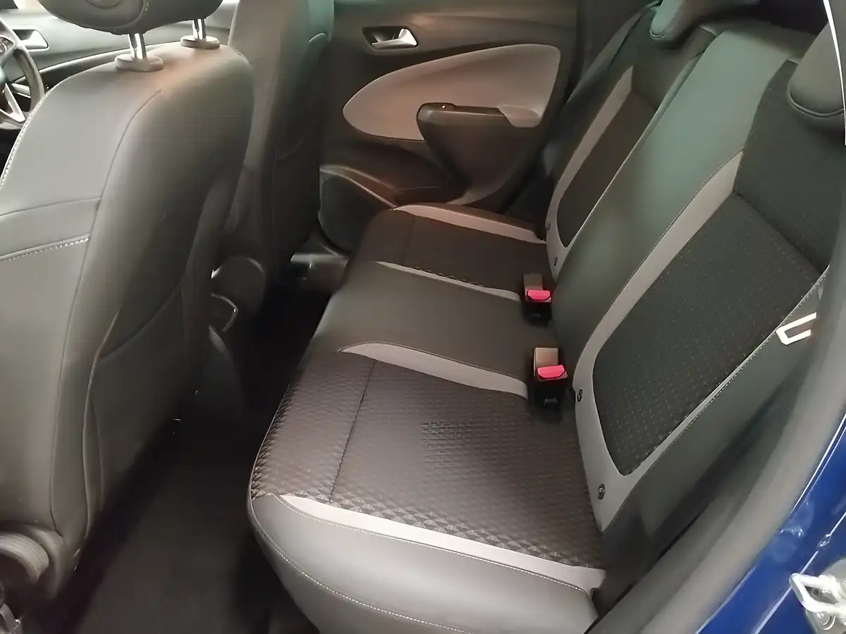 Used 2019 Vauxhall Crossland X Elite Nav Persian Blue - Interior and Exterior details 13
