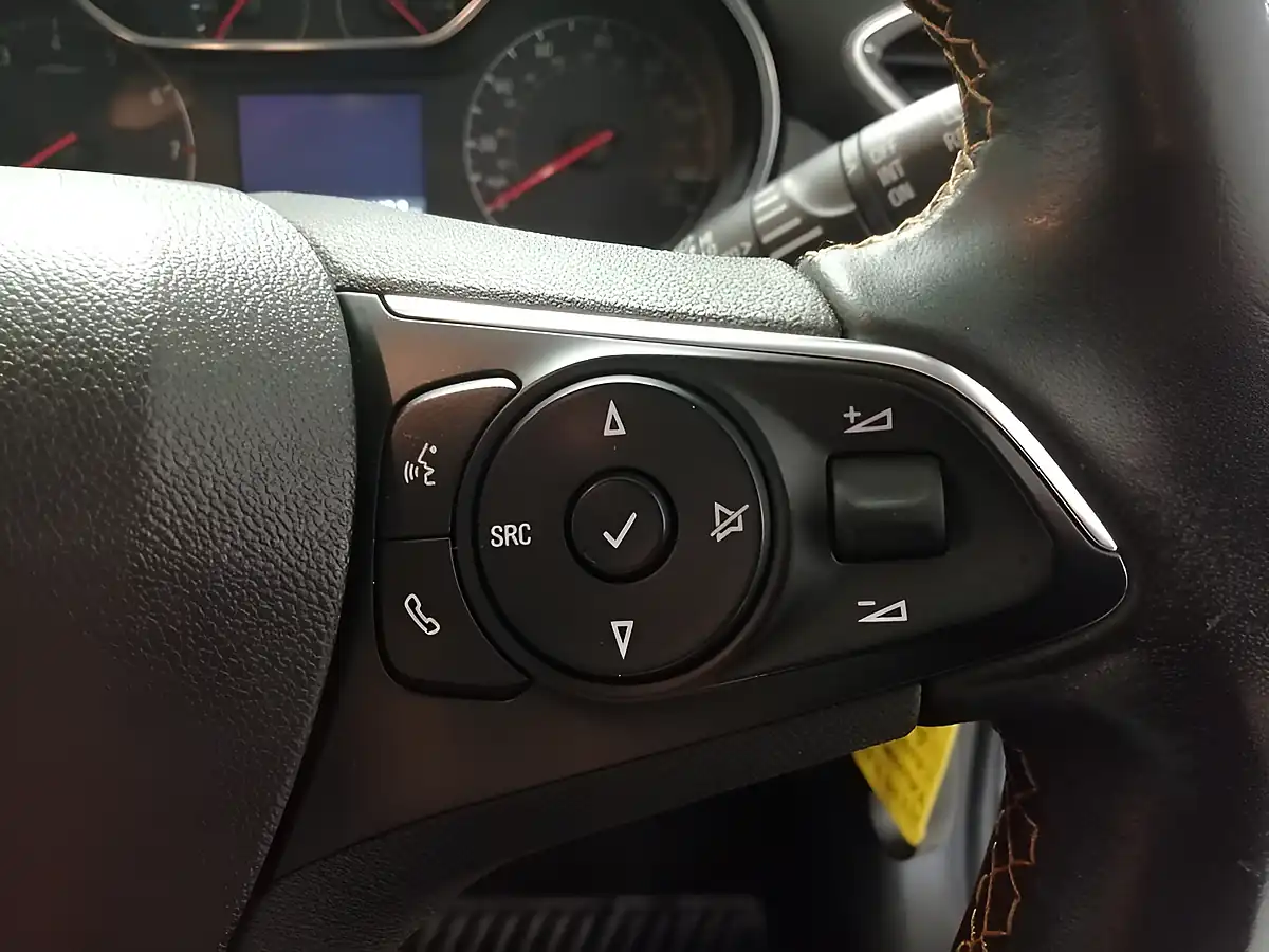 Used 2019 Vauxhall Crossland X Elite Nav Persian Blue - Interior and Exterior details 9
