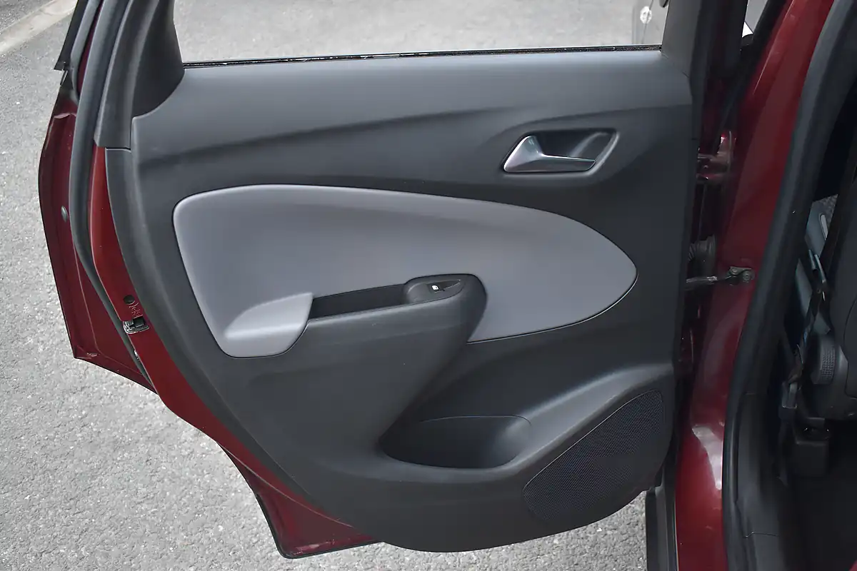 Used 2019 Vauxhall Crossland X Elite Nav Rioja Red - Interior and Exterior details 15