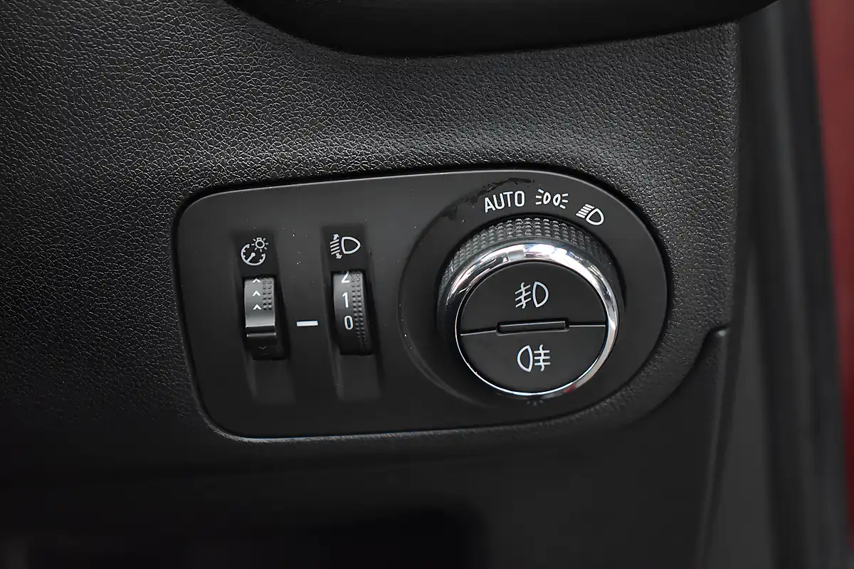 Used 2019 Vauxhall Crossland X Elite Nav Rioja Red - Interior and Exterior details 16