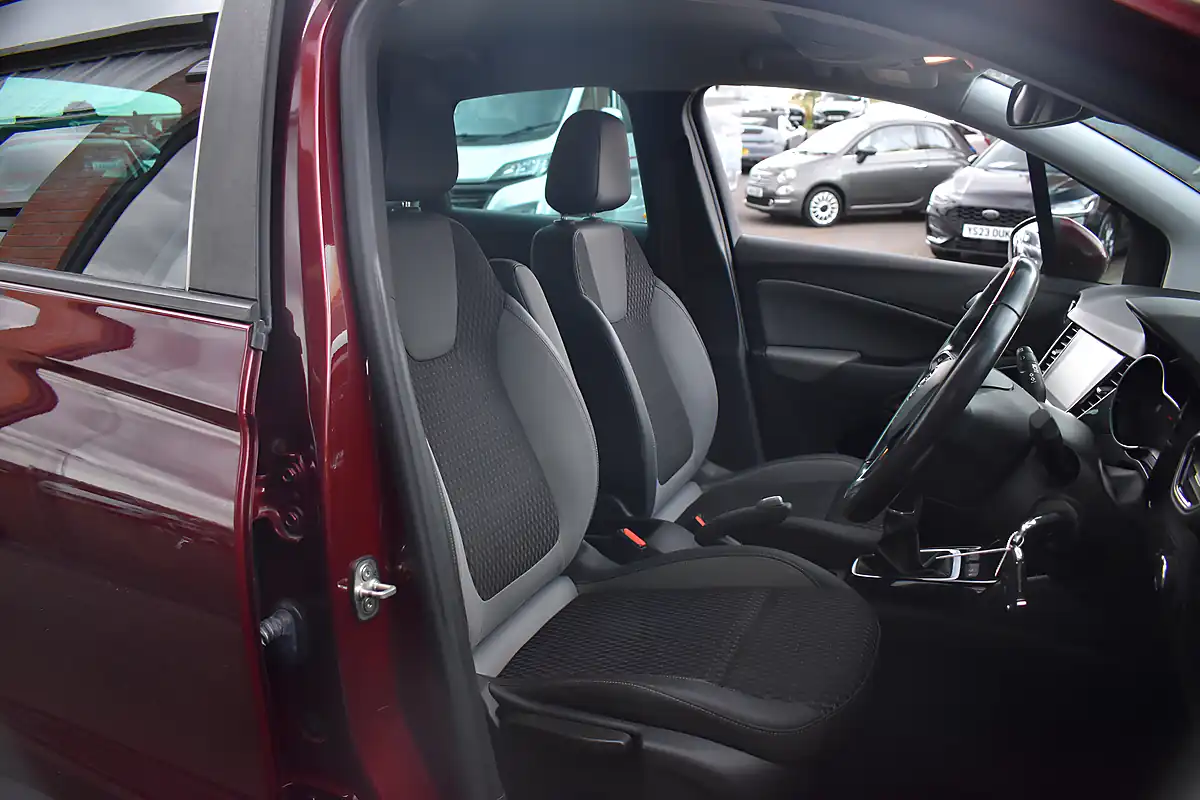 Used 2019 Vauxhall Crossland X Elite Nav Rioja Red - Interior and Exterior details 7