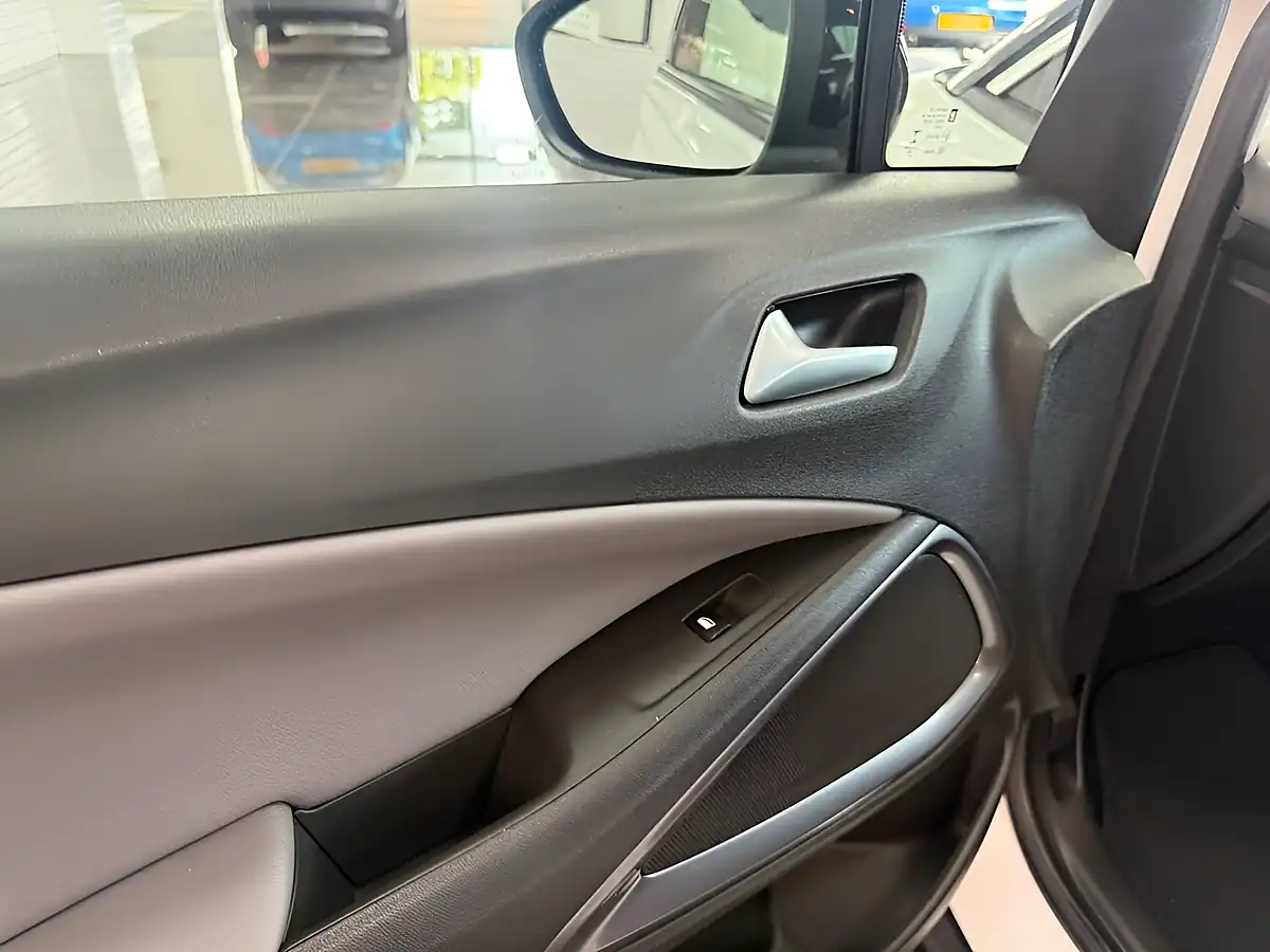 Used 2019 Vauxhall Crossland X Elite Nav White - Interior and Exterior details 11