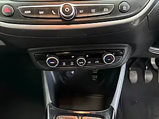 Used 2019 Vauxhall Crossland X Elite Nav White - Interior and Exterior details 19