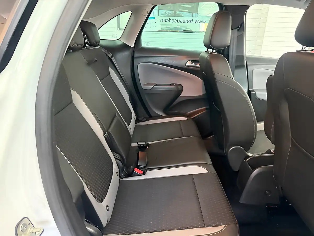 Used 2019 Vauxhall Crossland X Elite Nav White - Interior and Exterior details 4