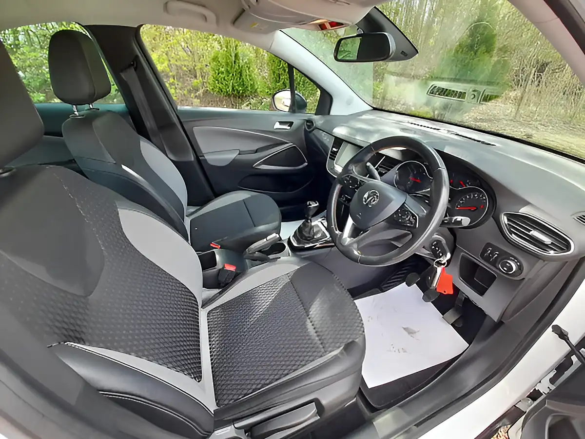Used 2019 Vauxhall Crossland X Elite Nav White - Interior and Exterior details 12