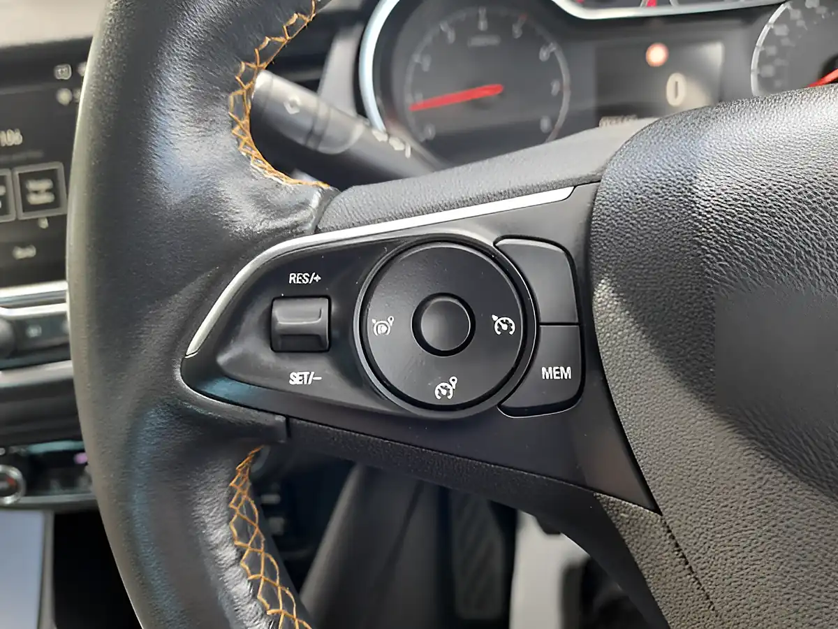 Used 2019 Vauxhall Crossland X Elite Nav White - Interior and Exterior details 18