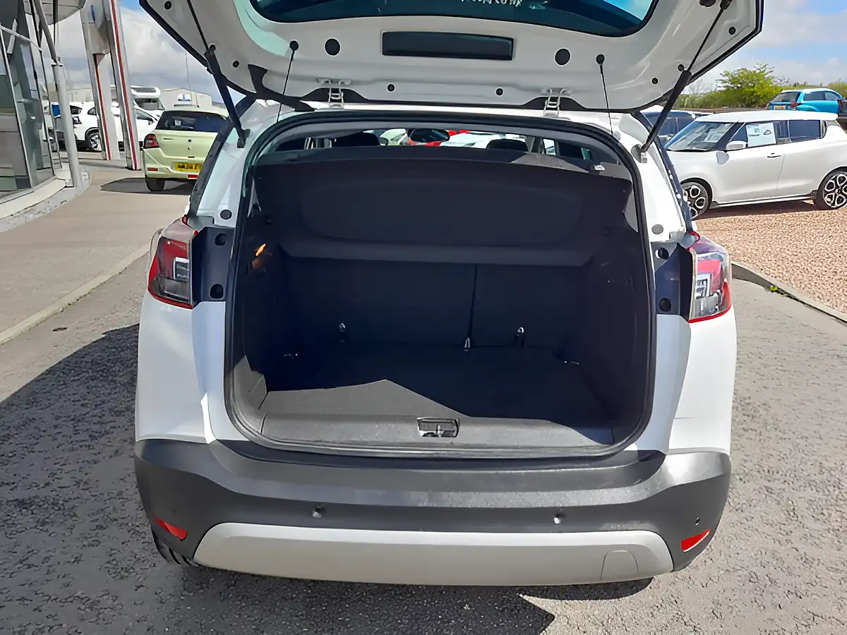 Used 2019 Vauxhall Crossland X Elite Nav White - Interior and Exterior details 7