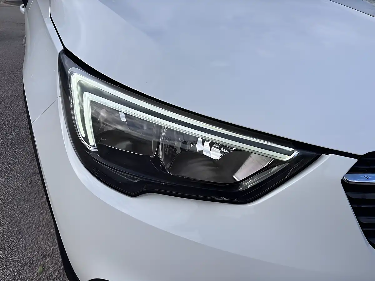 Used 2019 Vauxhall Crossland X Elite Nav White - Interior and Exterior details 11