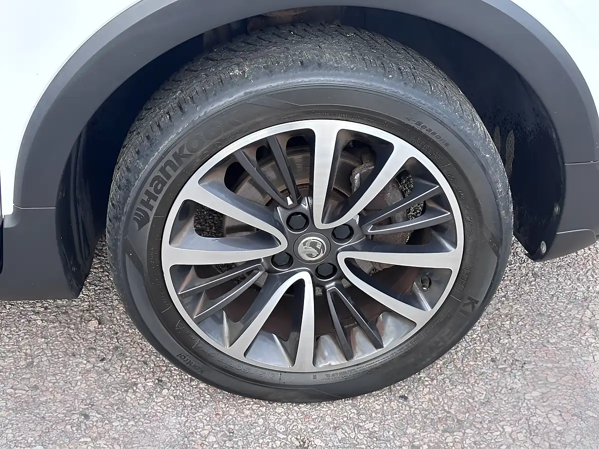 Used 2019 Vauxhall Crossland X Elite Nav White - Interior and Exterior details 14