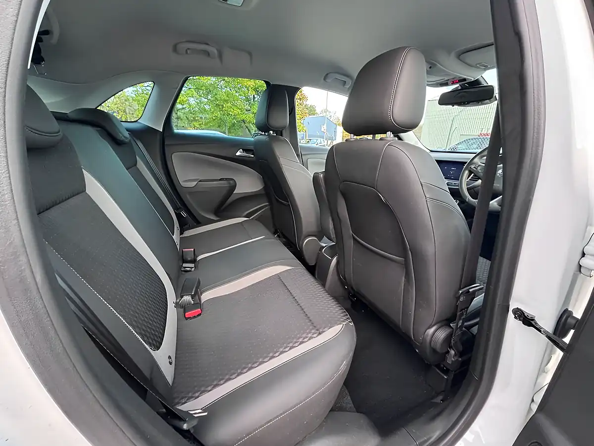 Used 2019 Vauxhall Crossland X Elite Nav White - Interior and Exterior details 17