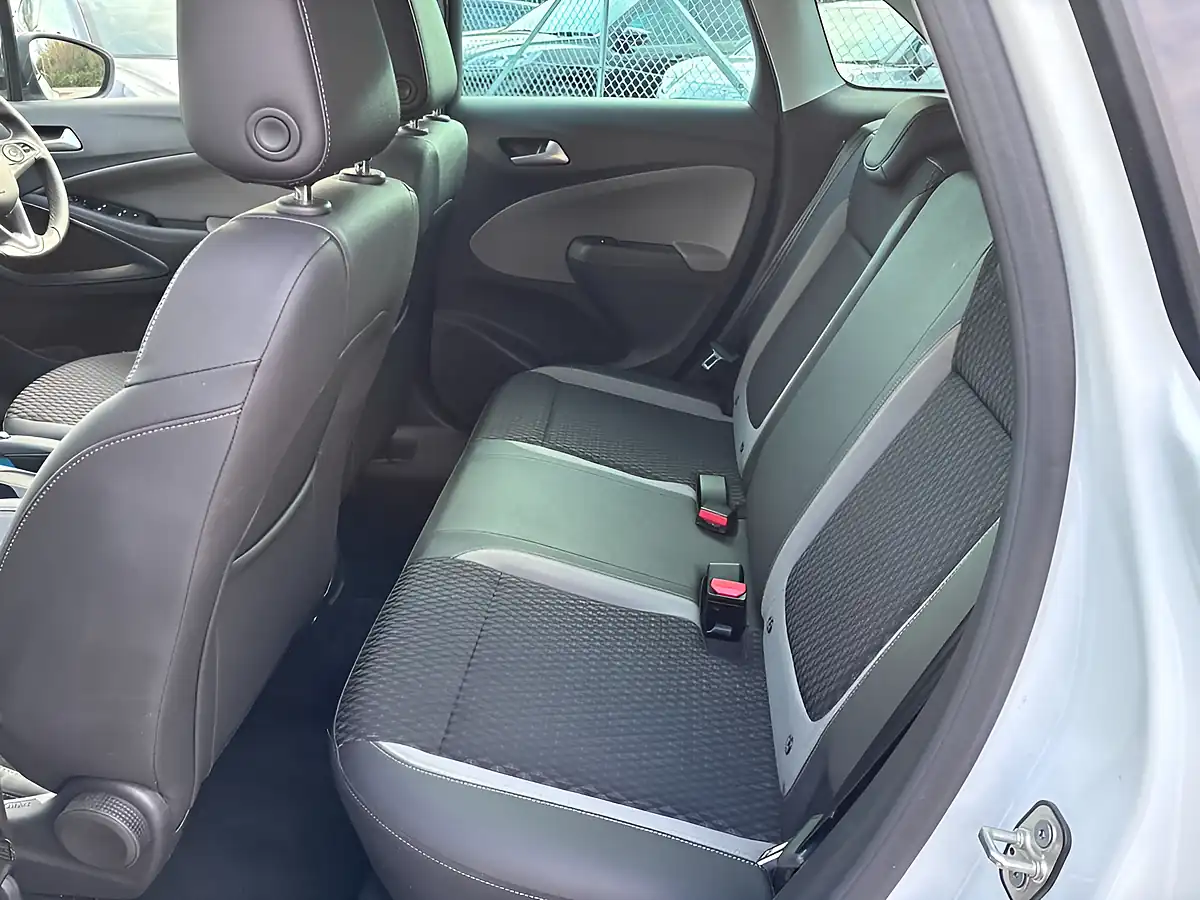 Used 2019 Vauxhall Crossland X Elite Nav White - Interior and Exterior details 18