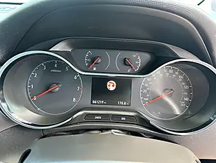 Used 2019 Vauxhall Crossland X Elite Red - Interior and Exterior details 9