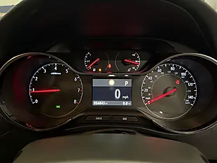 Used 2019 Vauxhall Crossland X Elite Red - Interior and Exterior details 14
