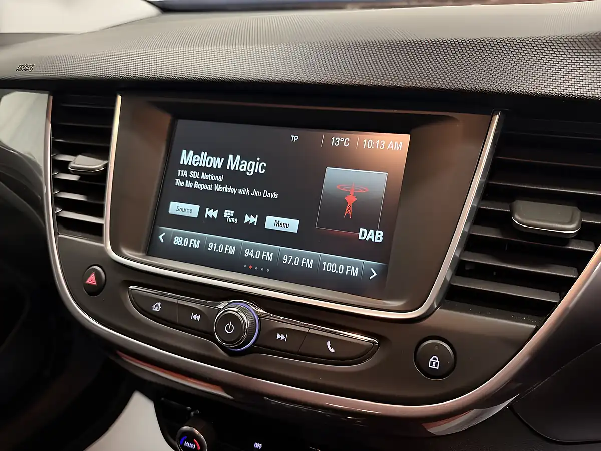 Used 2019 Vauxhall Crossland X Elite Red - Interior and Exterior details 17