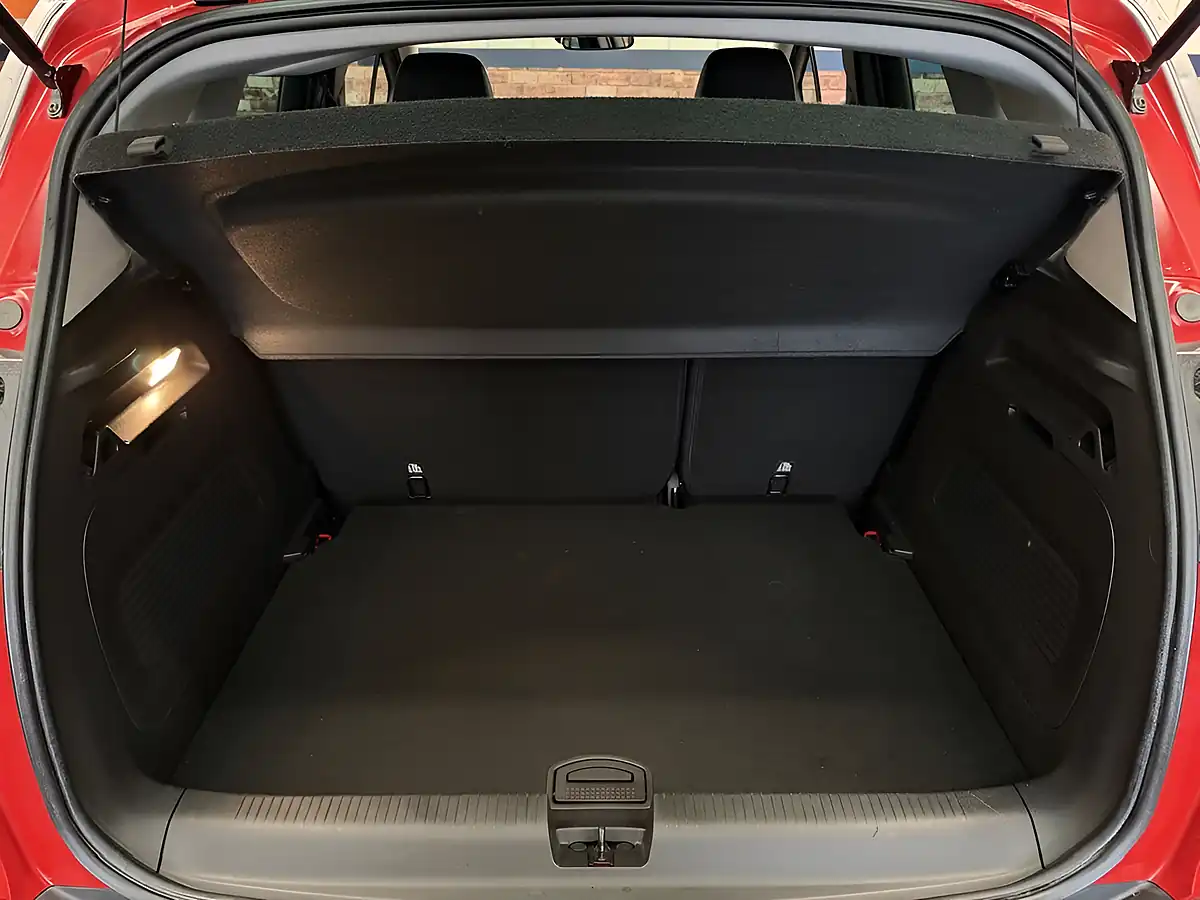 Used 2019 Vauxhall Crossland X Elite Red - Interior and Exterior details 19