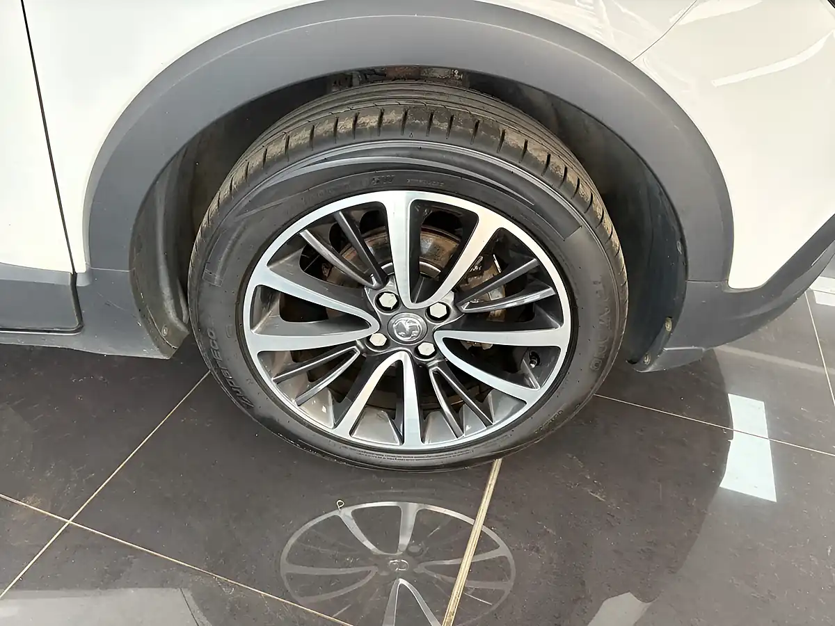 Used 2019 Vauxhall Crossland X Elite White - Interior and Exterior details 12