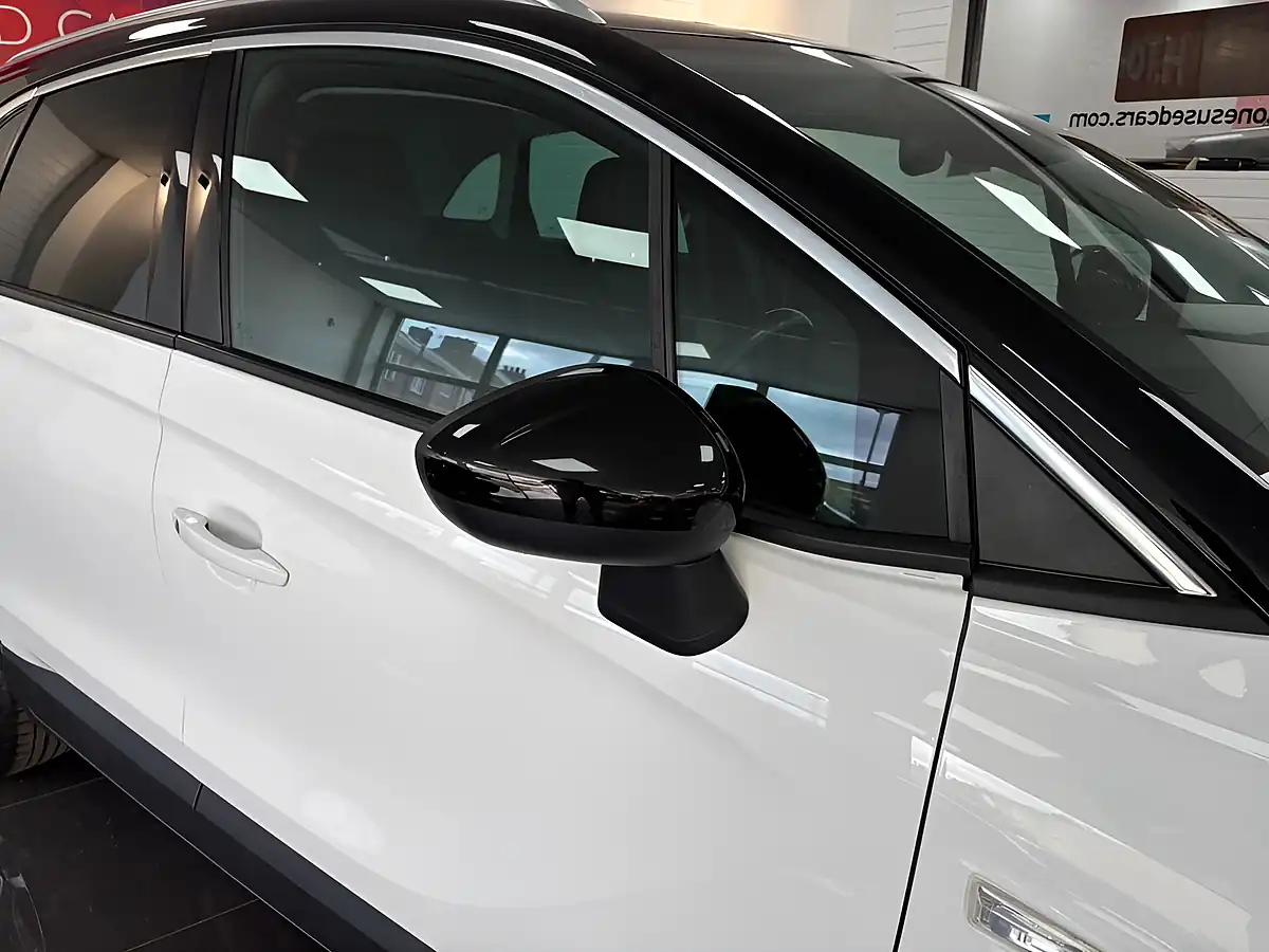 Used 2019 Vauxhall Crossland X Elite White - Interior and Exterior details 13