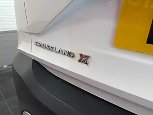 Used 2019 Vauxhall Crossland X Elite White - Interior and Exterior details 16