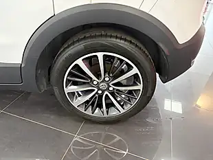 Used 2019 Vauxhall Crossland X Elite White - Interior and Exterior details 17