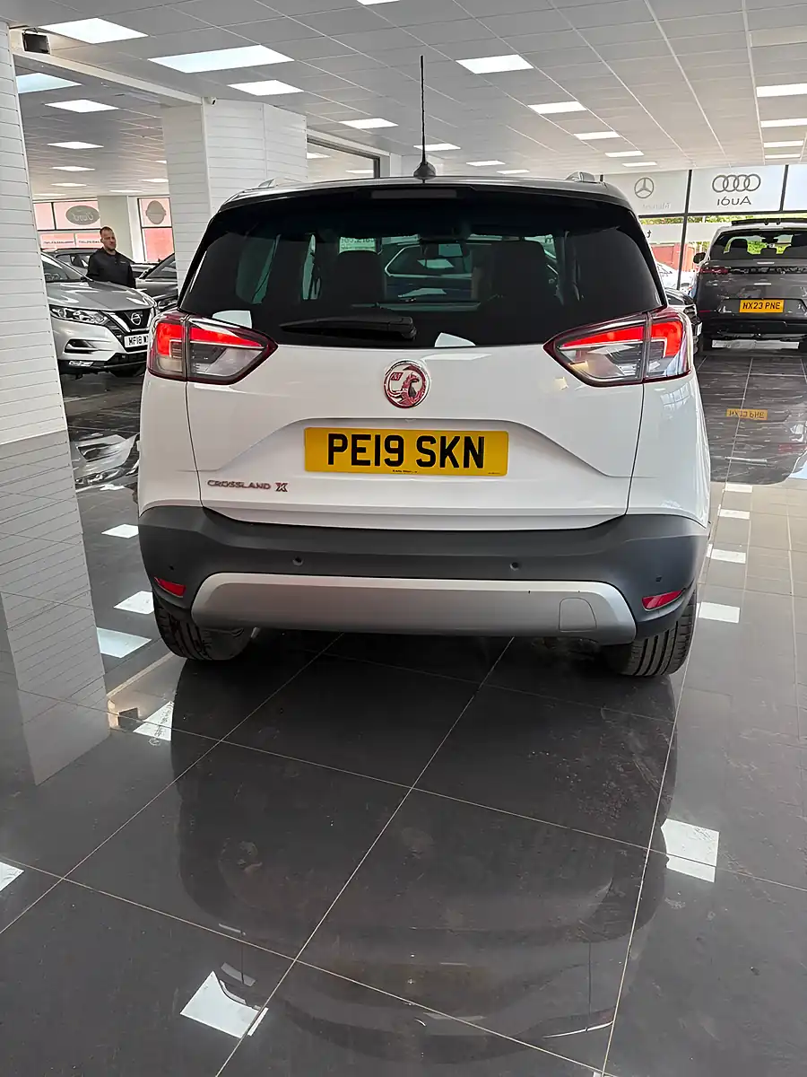 Used 2019 Vauxhall Crossland X Elite White - Interior and Exterior details 6