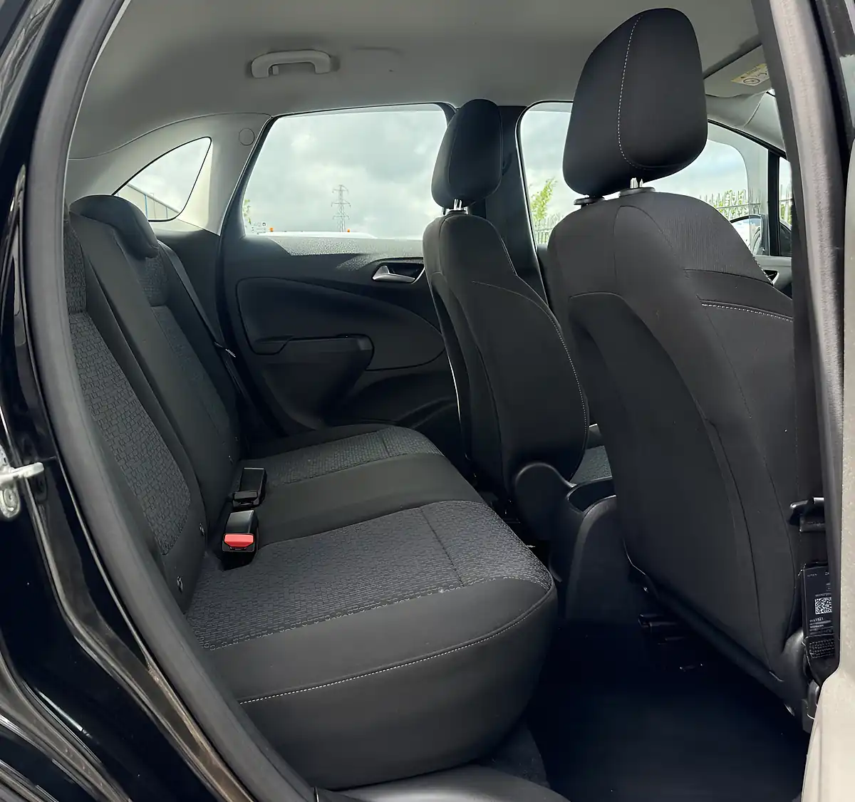 Used 2019 Vauxhall Crossland X Se Black - Interior and Exterior details 11