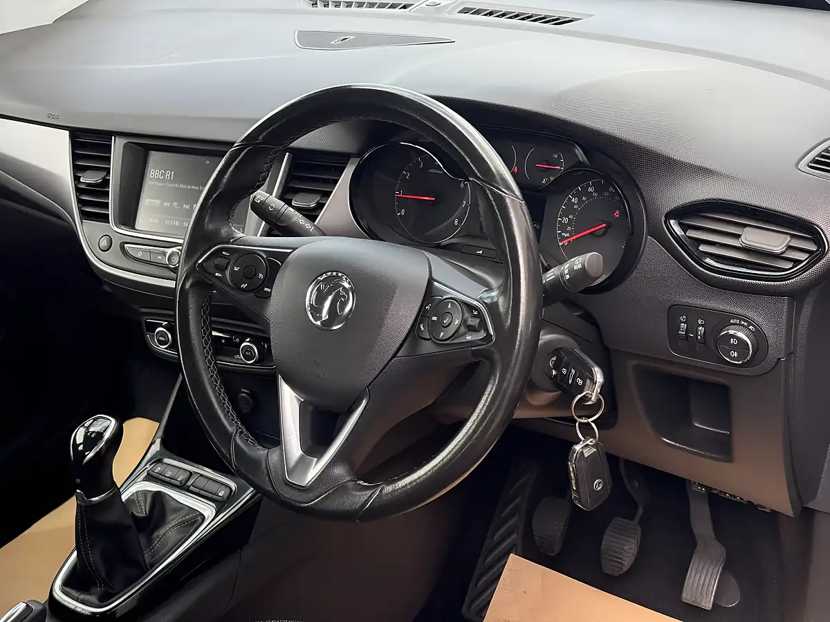 Used 2019 Vauxhall Crossland X Se Black - Interior and Exterior details 13