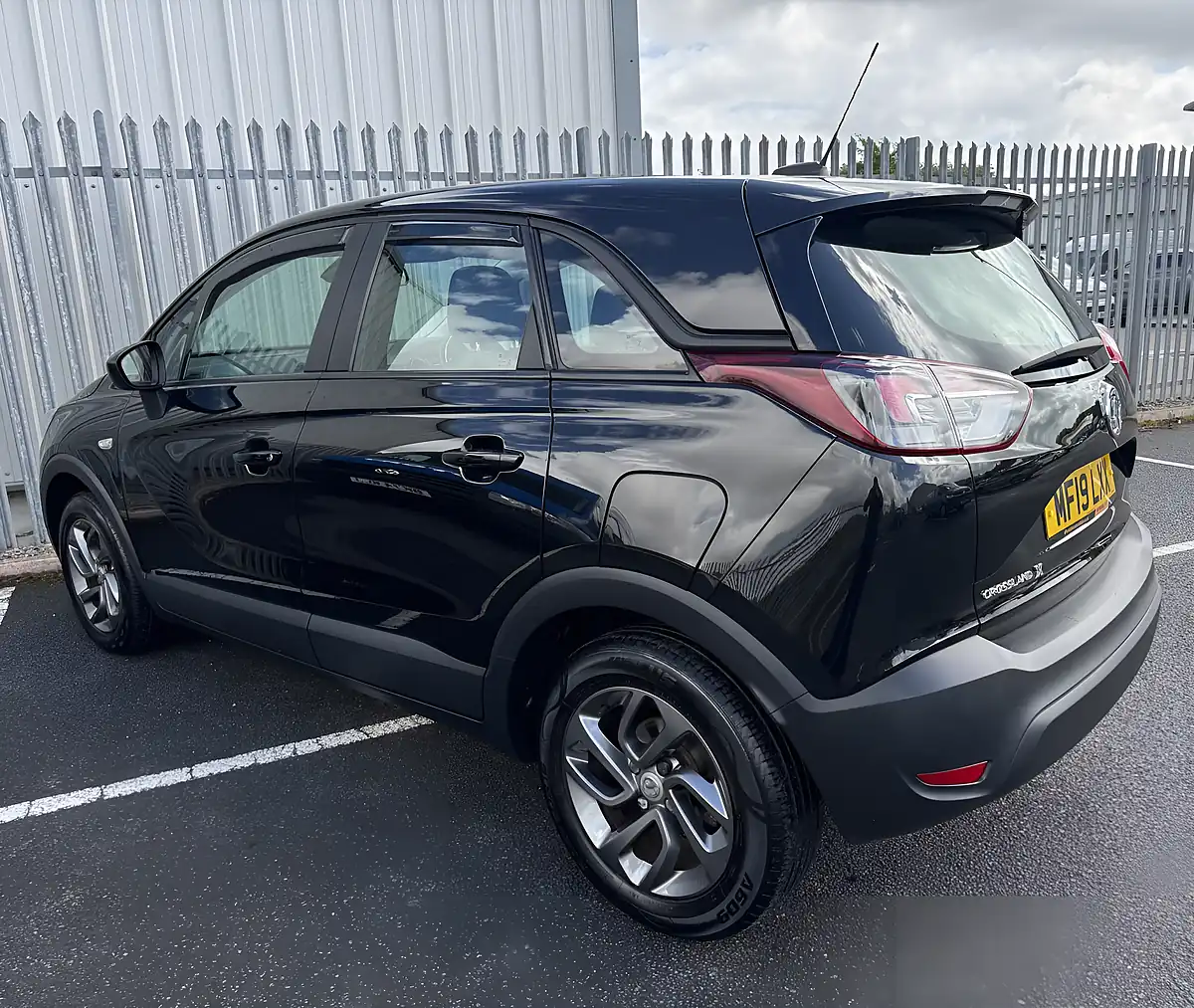 Used 2019 Vauxhall Crossland X Se Black - Interior and Exterior details 4