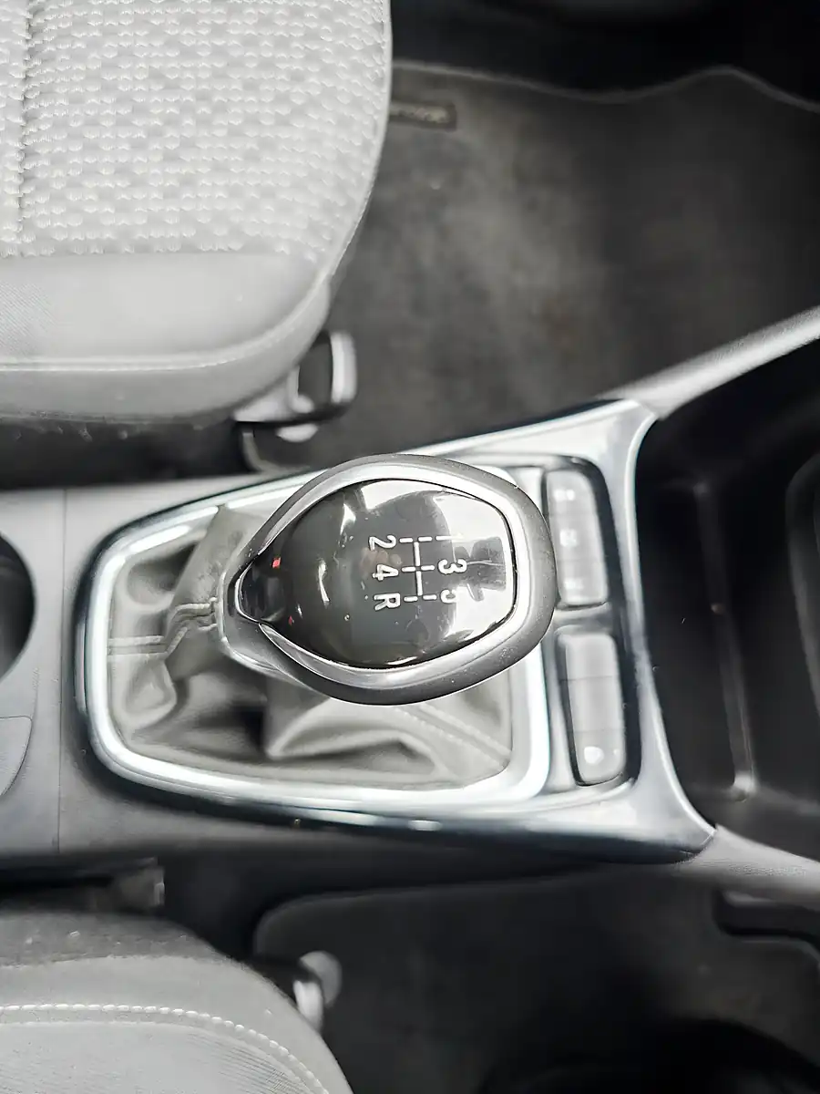 Used 2019 Vauxhall Crossland X Se Black - Interior and Exterior details 11