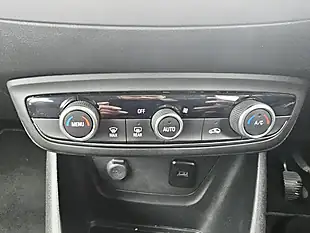 Used 2019 Vauxhall Crossland X Se Black - Interior and Exterior details 12