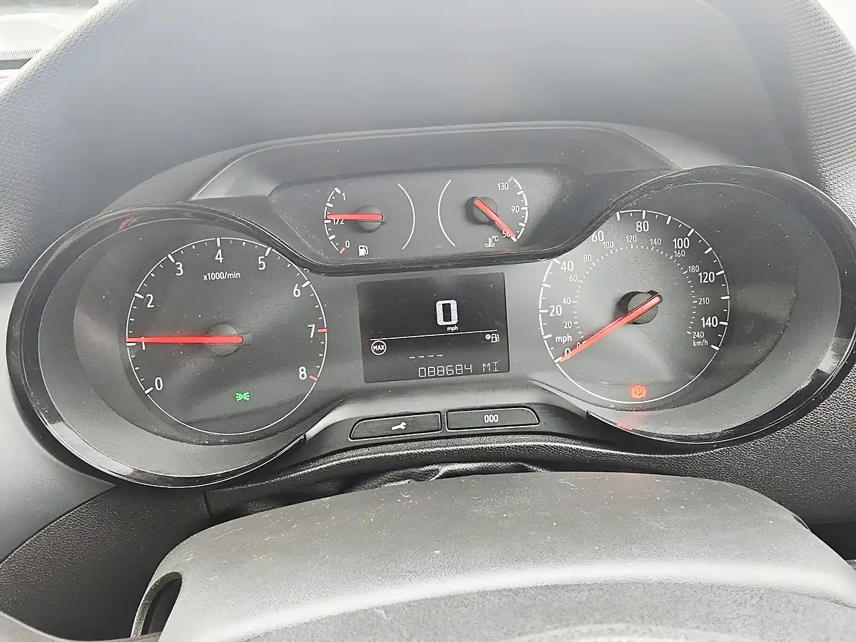 Used 2019 Vauxhall Crossland X Se Black - Interior and Exterior details 13