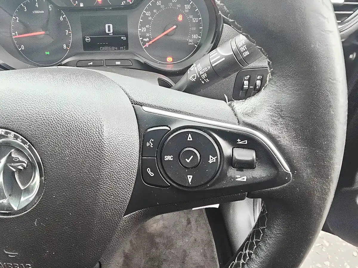 Used 2019 Vauxhall Crossland X Se Black - Interior and Exterior details 14