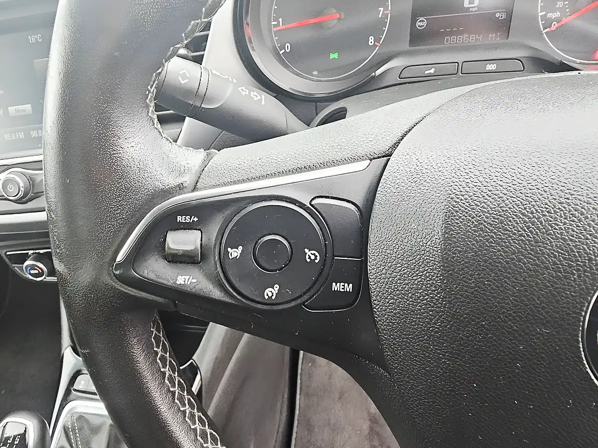 Used 2019 Vauxhall Crossland X Se Black - Interior and Exterior details 15