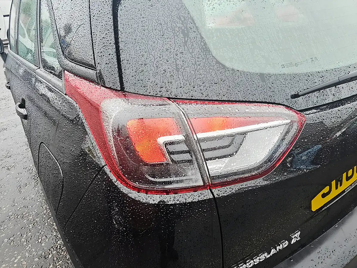 Used 2019 Vauxhall Crossland X Se Black - Interior and Exterior details 17