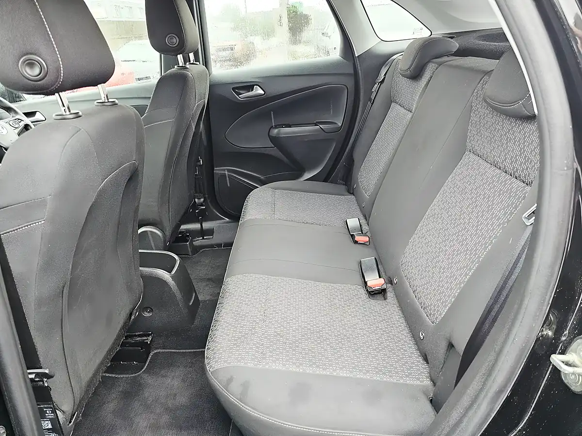 Used 2019 Vauxhall Crossland X Se Black - Interior and Exterior details 8