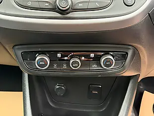 Used 2019 Vauxhall Crossland X Se Black - Interior and Exterior details 10