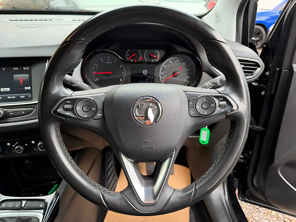 Used 2019 Vauxhall Crossland X Se Black - Interior and Exterior details 13