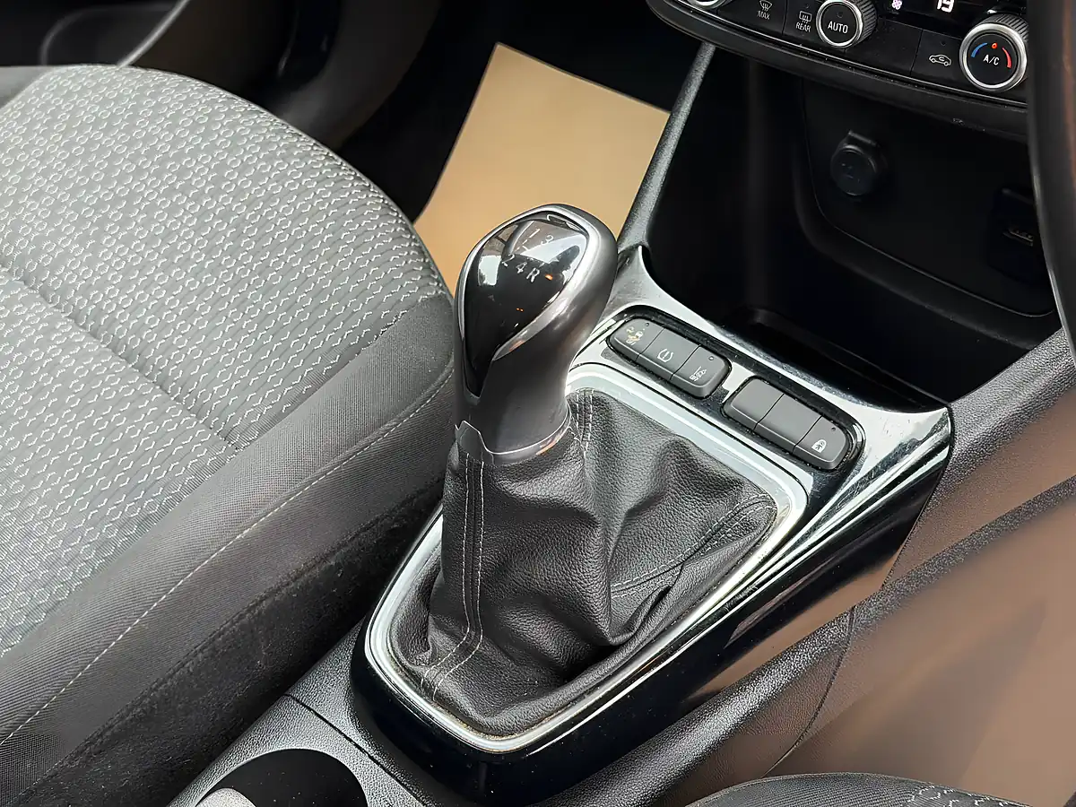 Used 2019 Vauxhall Crossland X Se Black - Interior and Exterior details 14