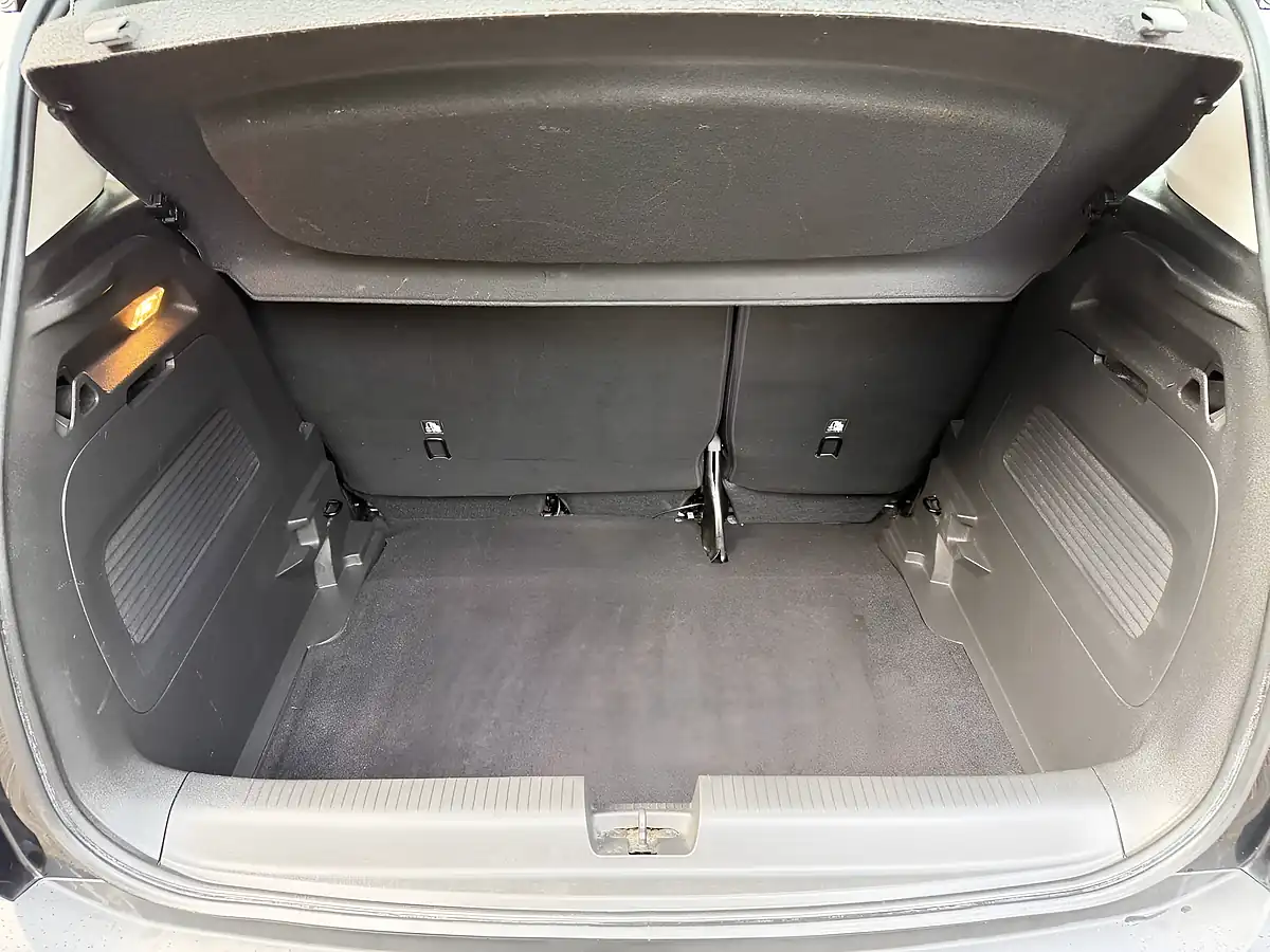 Used 2019 Vauxhall Crossland X Se Black - Interior and Exterior details 16