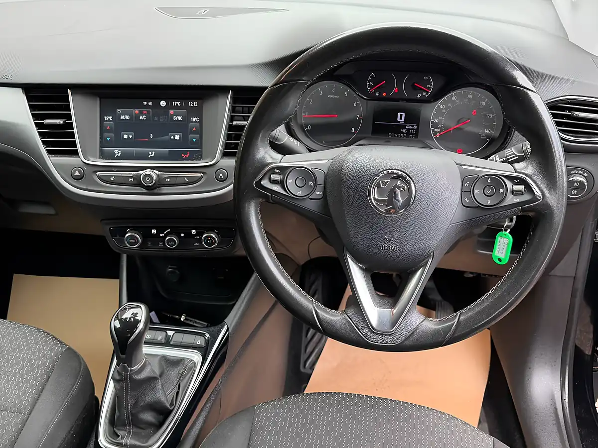 Used 2019 Vauxhall Crossland X Se Black - Interior and Exterior details 8