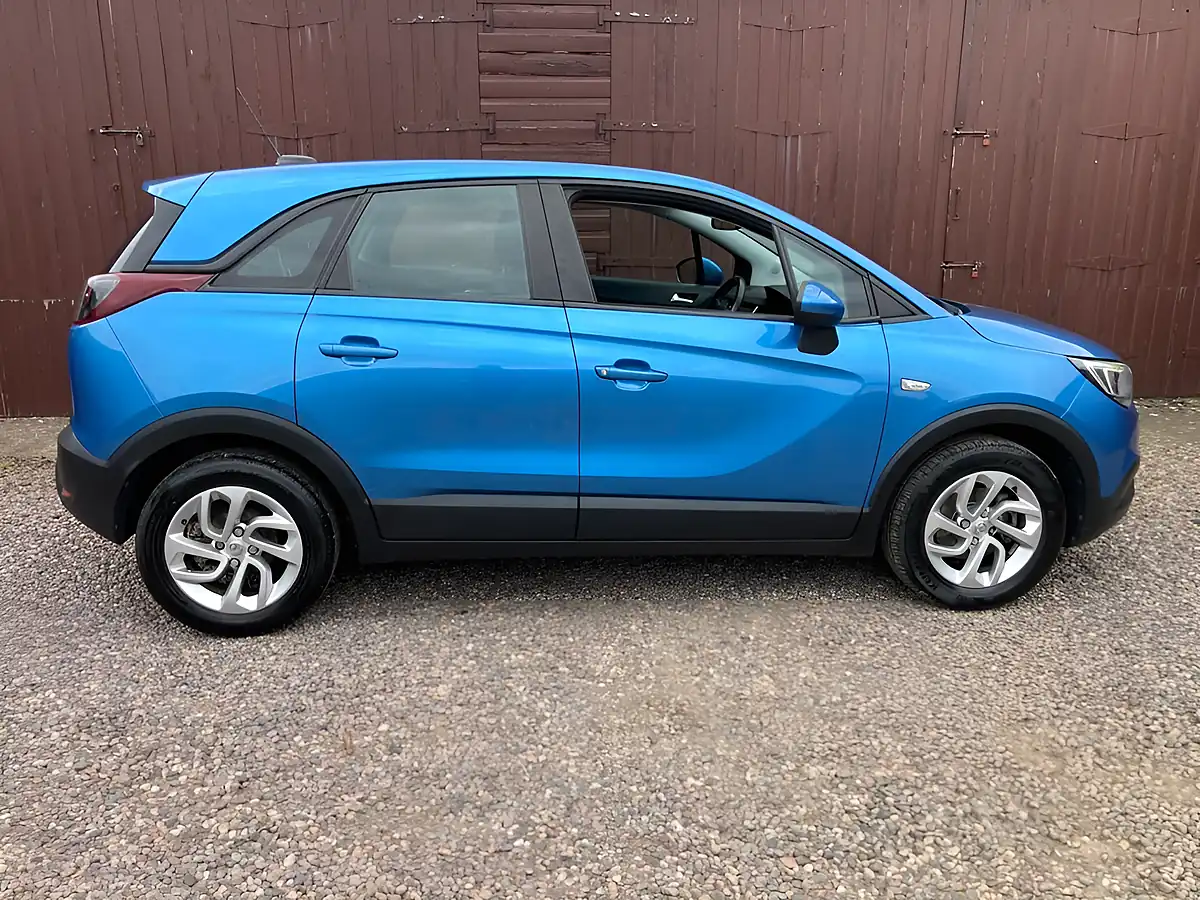 Used 2019 Vauxhall Crossland X Se Blue - Interior and Exterior details 5