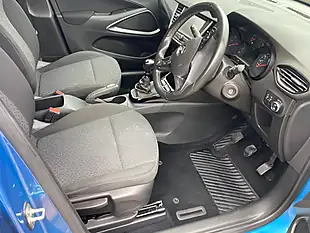Used 2019 Vauxhall Crossland X Se Blue - Interior and Exterior details 6