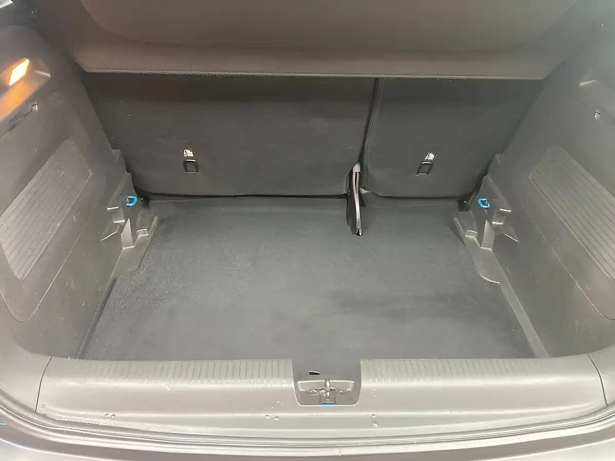 Used 2019 Vauxhall Crossland X Se Blue - Interior and Exterior details 9