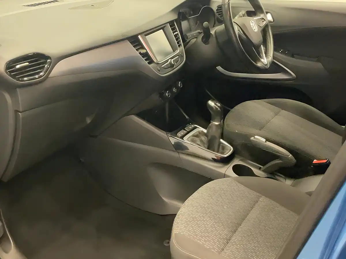 Used 2019 Vauxhall Crossland X Se Blue - Interior and Exterior details 10