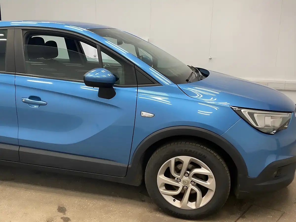 Used 2019 Vauxhall Crossland X Se Blue - Interior and Exterior details 3