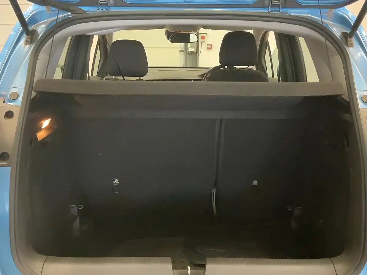 Used 2019 Vauxhall Crossland X Se Blue - Interior and Exterior details 9