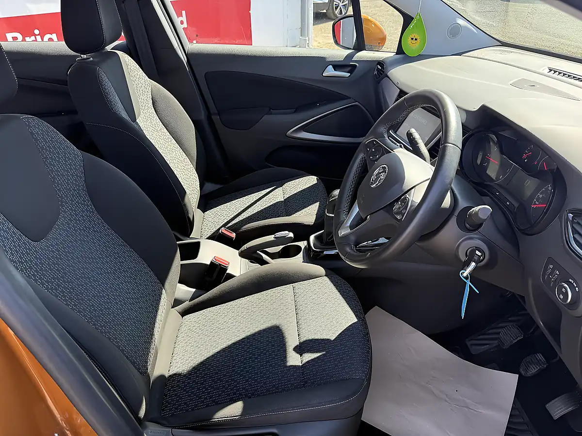 Used 2019 Vauxhall Crossland X Se Orange - Interior and Exterior details 10