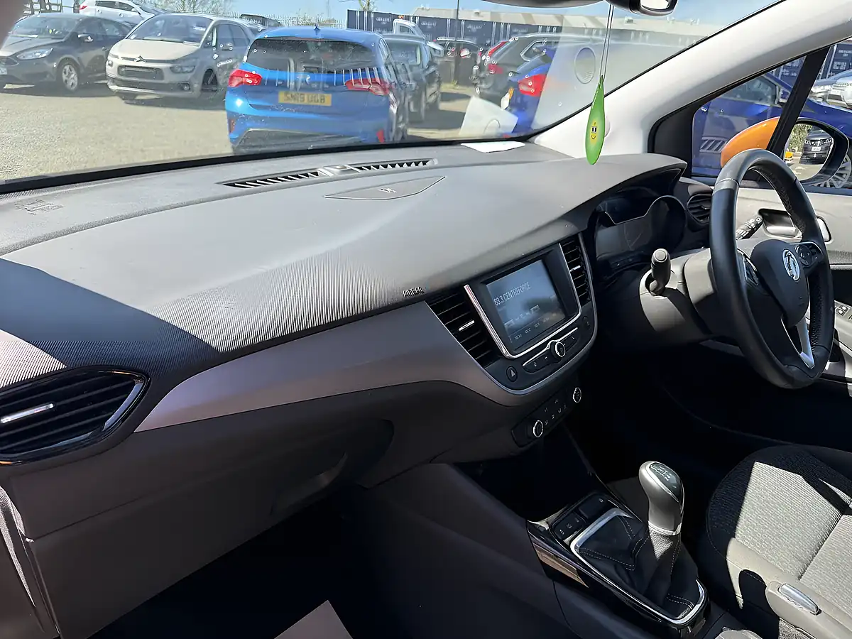 Used 2019 Vauxhall Crossland X Se Orange - Interior and Exterior details 13