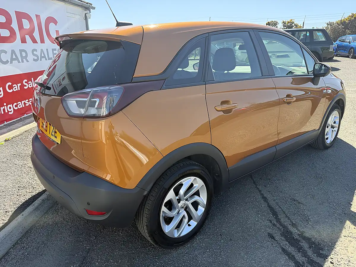 Used 2019 Vauxhall Crossland X Se Orange - Interior and Exterior details 2