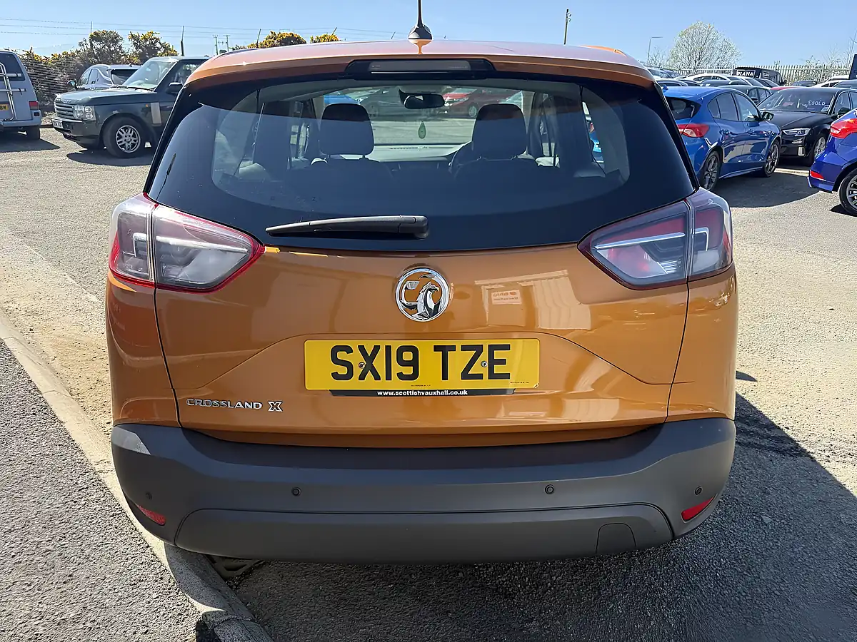 Used 2019 Vauxhall Crossland X Se Orange - Interior and Exterior details 4