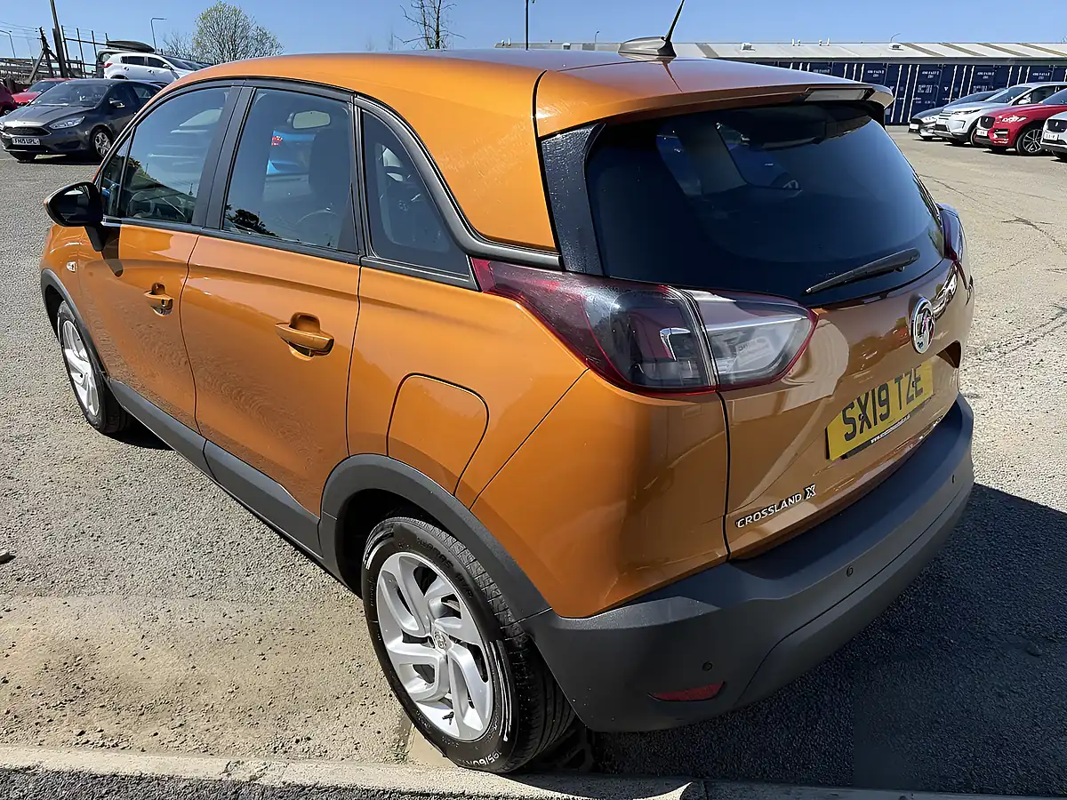 Used 2019 Vauxhall Crossland X Se Orange - Interior and Exterior details 8